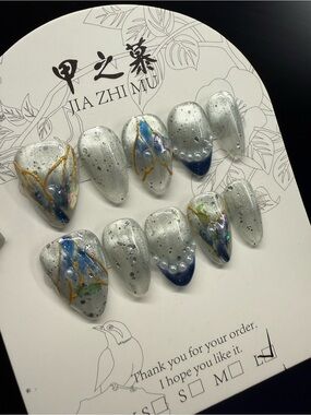 Large Silver & Blue Short Almond Press-On Nail Set